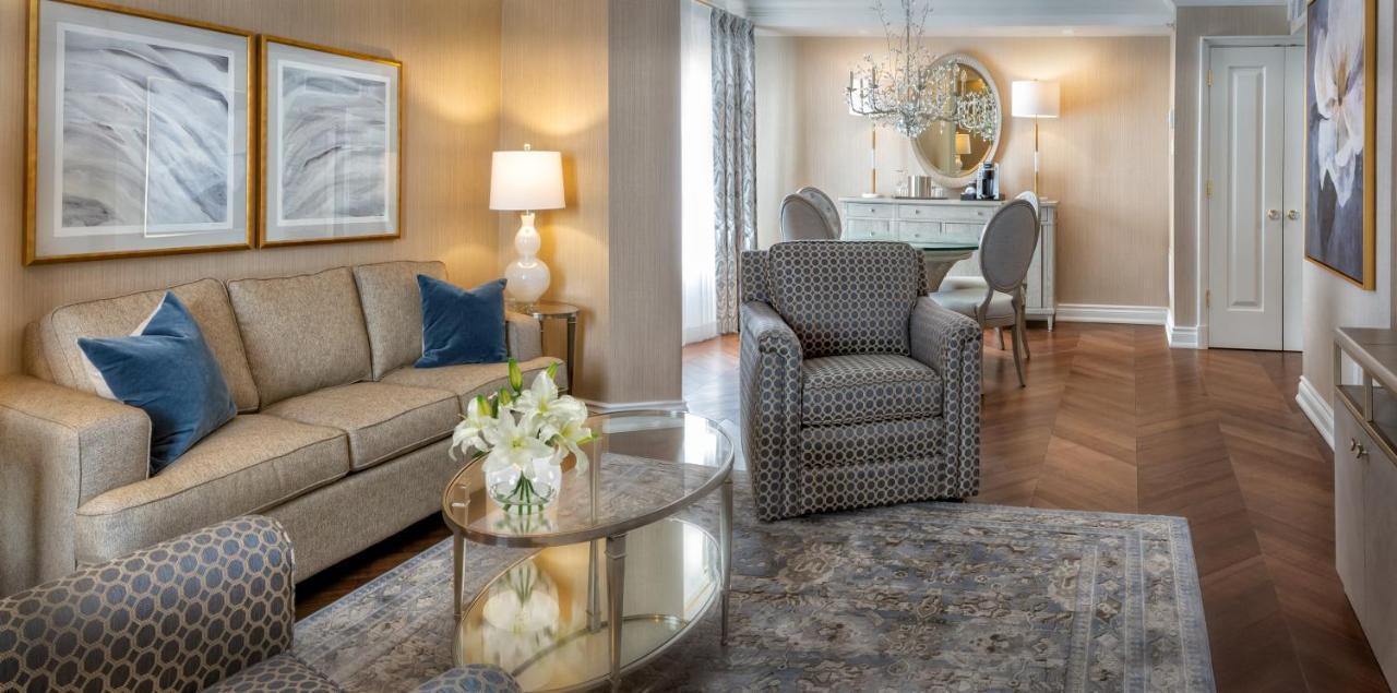 Chateau Vaudreuil Ngoại thất bức ảnh A living room at The Carlyle