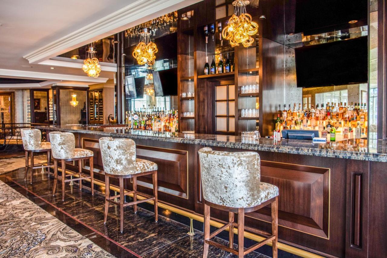 Chateau Vaudreuil Ngoại thất bức ảnh The bar at the 1905 Restaurant