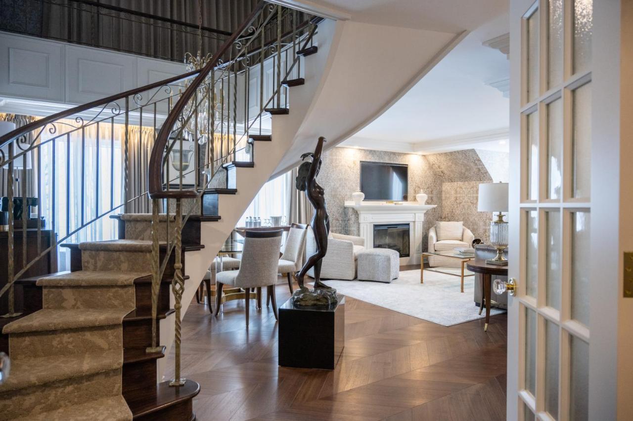 Chateau Vaudreuil Ngoại thất bức ảnh Interior of a penthouse apartment